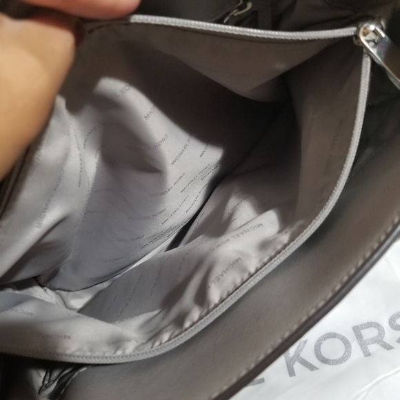 Michael Kors Large Emma Tote *Price Firm* - Picture 4 of 8